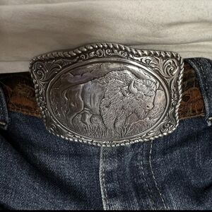 New Beautiful New silver Buffalo Bison rope detailed belt buckle